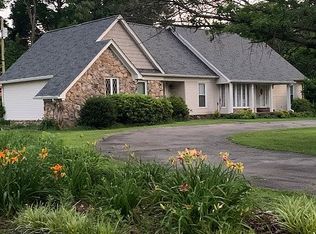 13 Forked Oak Ln, Humboldt, TN 38343