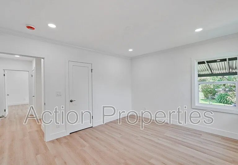 207 Haight St — Photo 18