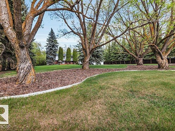 4th image of 260 Windermere Dr NW