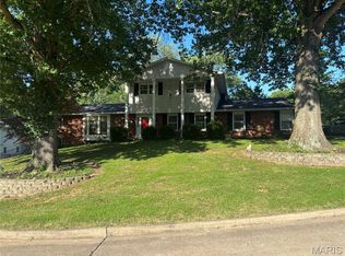 1106 Hilldale Cir, Cape Girardeau, MO 63701
