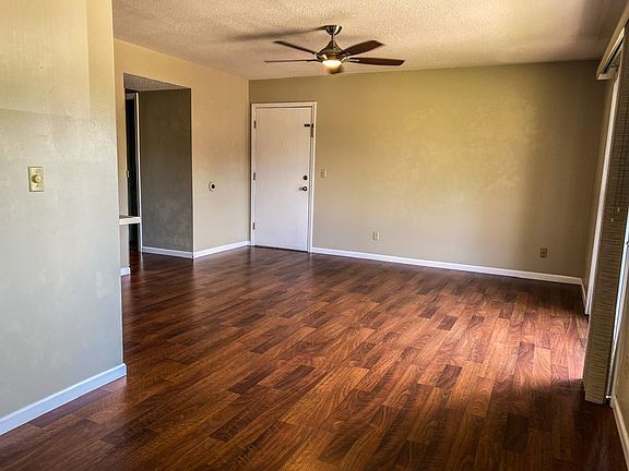 2nd image of 404 Woodwind Ct