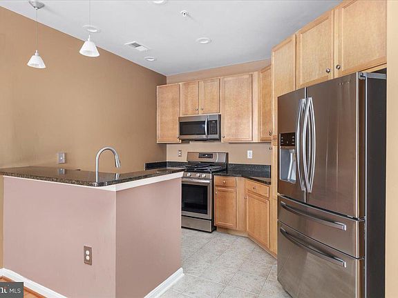 3rd image of 2655 Prosperity Ave APT 102