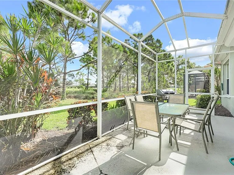 26409 Clarkston Dr — Photo 18