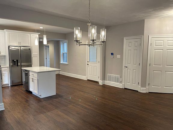4th image of 7365 Pershing Ave APT 2W