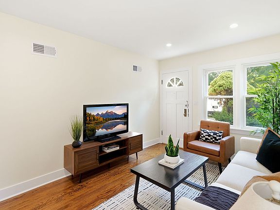 5th image of 4438 N Narragansett Ave