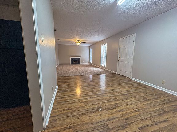 3rd image of 4222 Southpark Dr #205