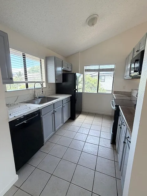 3 bed, 2278 sqft, $5,500 — Photo 3