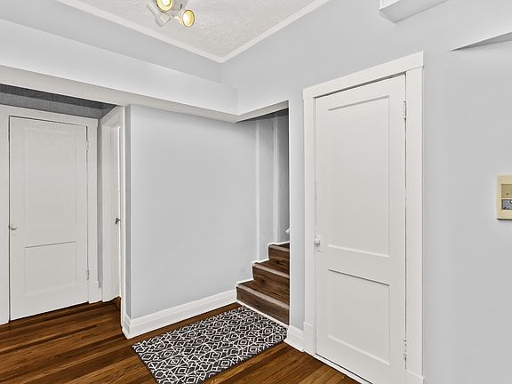 2nd image of 3648 N Pine Grove Ave #G