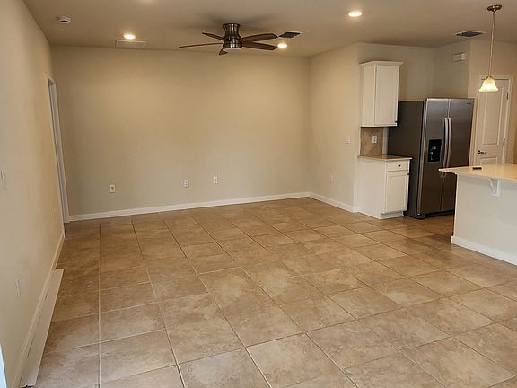 2nd image of 3526 Treetop St