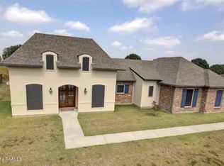 113 Oak Shadows Dr, Youngsville, LA 70592