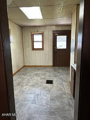 5th image of 1623 Crawford Ave