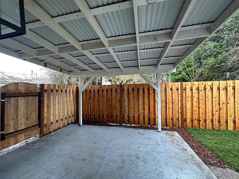 931 Chemawa Rd N — Photo 22
