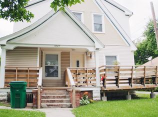 1027 S 26th St #1, Lincoln, NE 68510