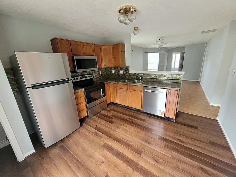 17018 Addison Ct — Photo 4