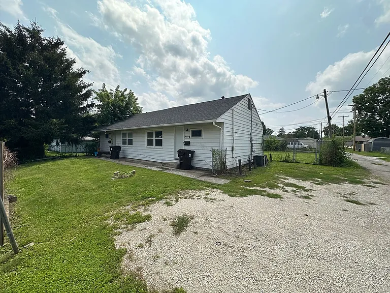 719A E Sangamon Ave — Photo 1