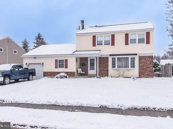 1036 Oakwood Dr, Warminster, PA 18974