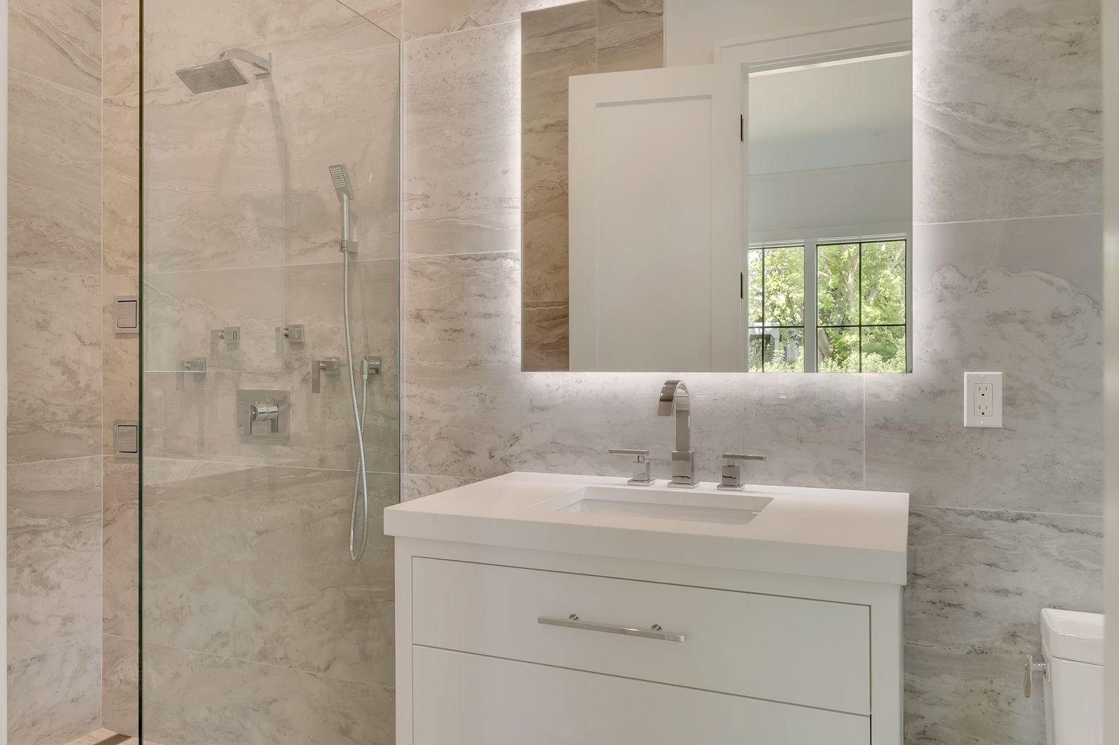 One of 4 en-suite baths