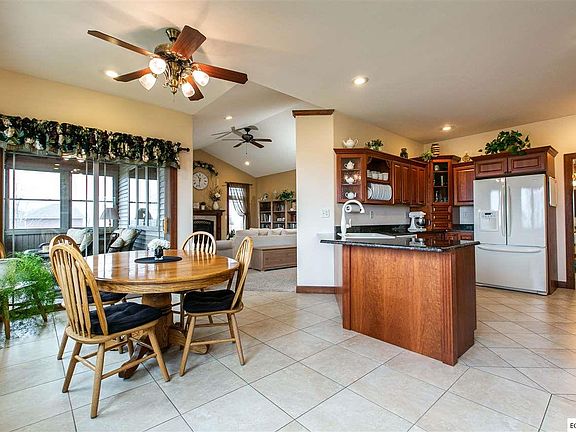 3rd image of 9628 Royal Wood Dr
