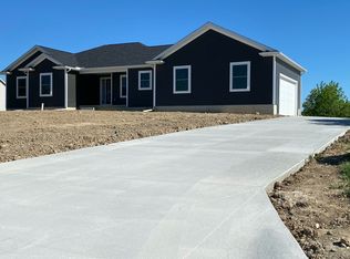 1158 Scott Ridge Dr, Adrian, MI 49221