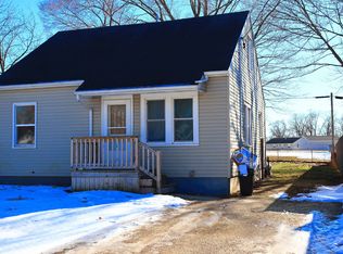 530 Froebel Dr, Beloit, WI 53511