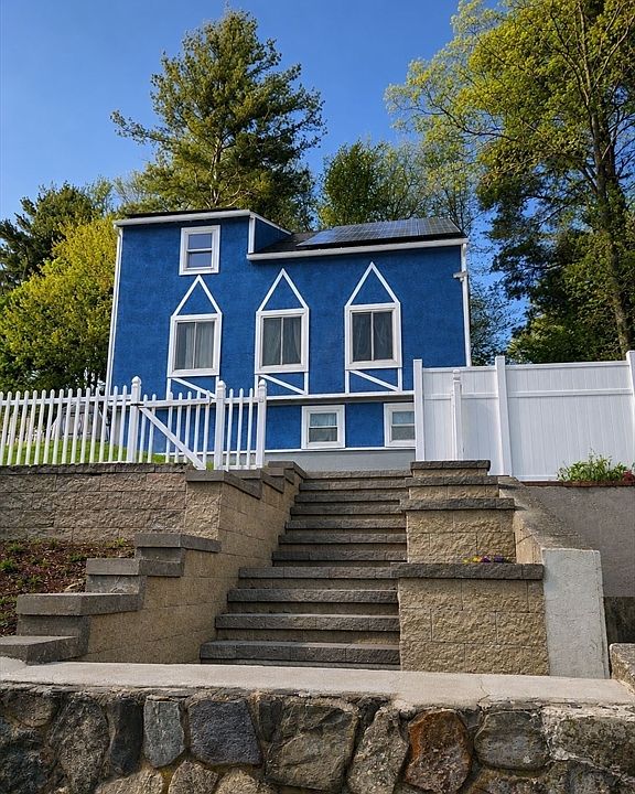 1st image of 50 Lakeshore Dr
