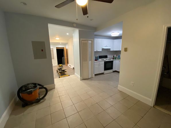 301 Oak St #305