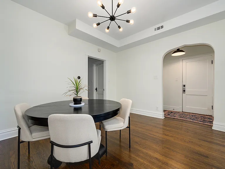 2703 N Sacramento Ave #2 — Photo 5