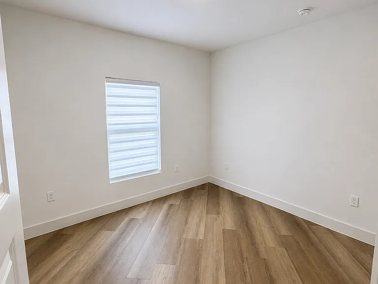 2582 Westside Ave SE — Photo 19