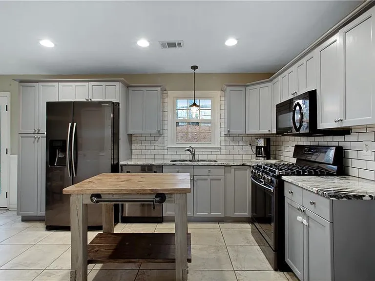 1825 Hickory Creek Ct NW — Photo 8