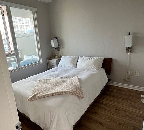 5th image of 300 W Beech St Unit 804