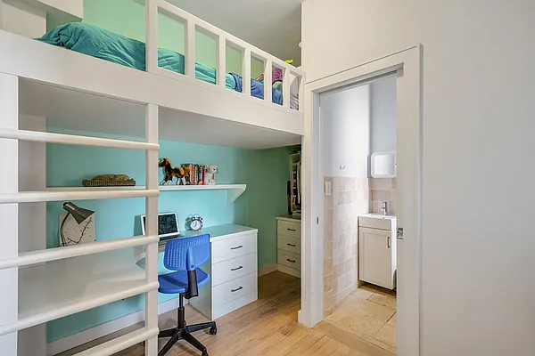 Rented by Compass | media 4