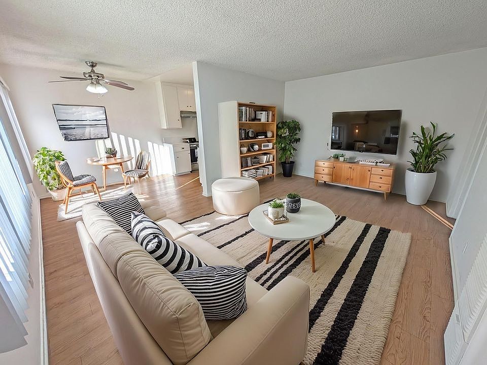1st image of 3685 Mentone Ave APT 15