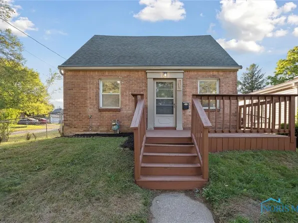 1101 Mackow Dr, Toledo, OH 43607