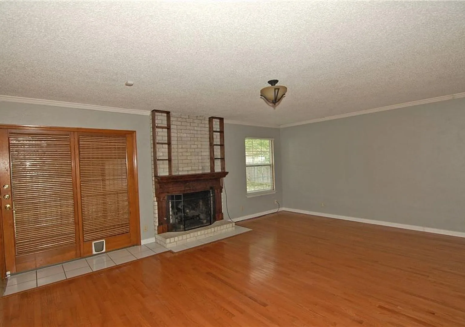 10215 Missel Thrush Drive Austin, TX 78750 — Photo 4