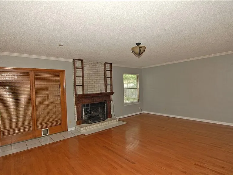 10215 Missel Thrush Dr — Photo 2