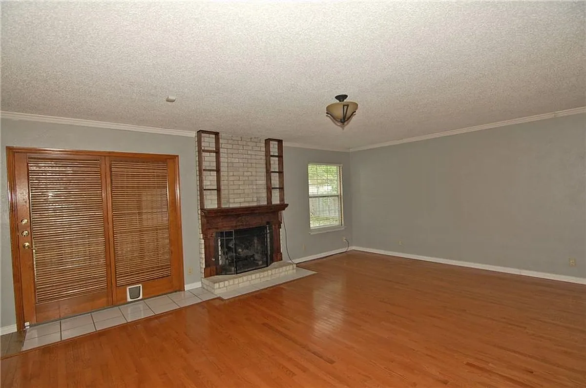 Building Photo - 10215 Missel Thrush Dr