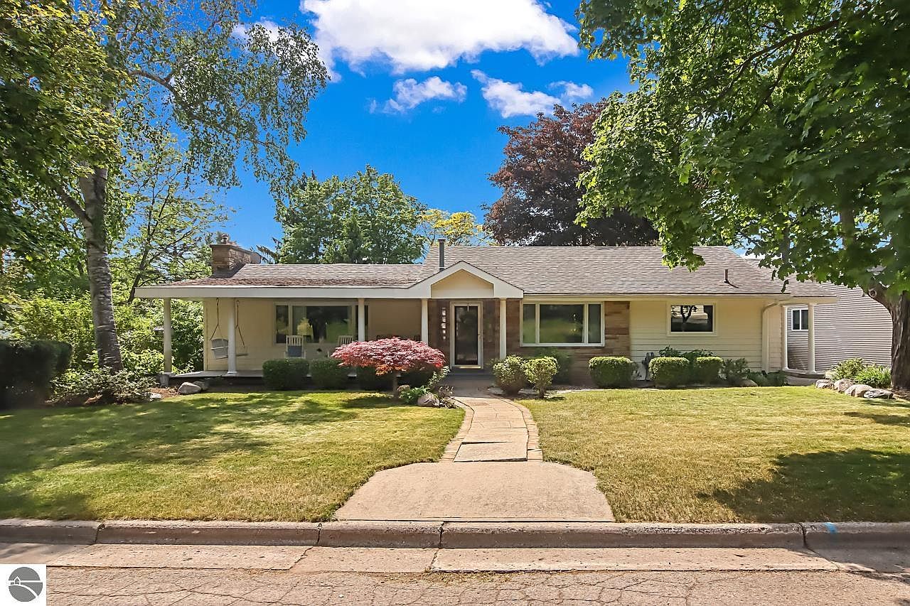711 E Orchard Dr, Traverse City, MI 49686 Zillow