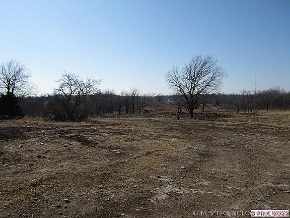 3rd image of Hobbs Creek Rd