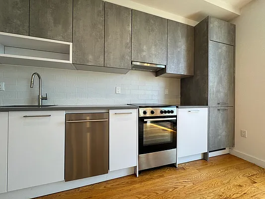 Rented by Pear NYC LLC | media 14