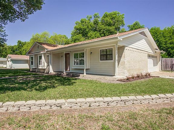 3rd image of 351 W Lakeview Cir
