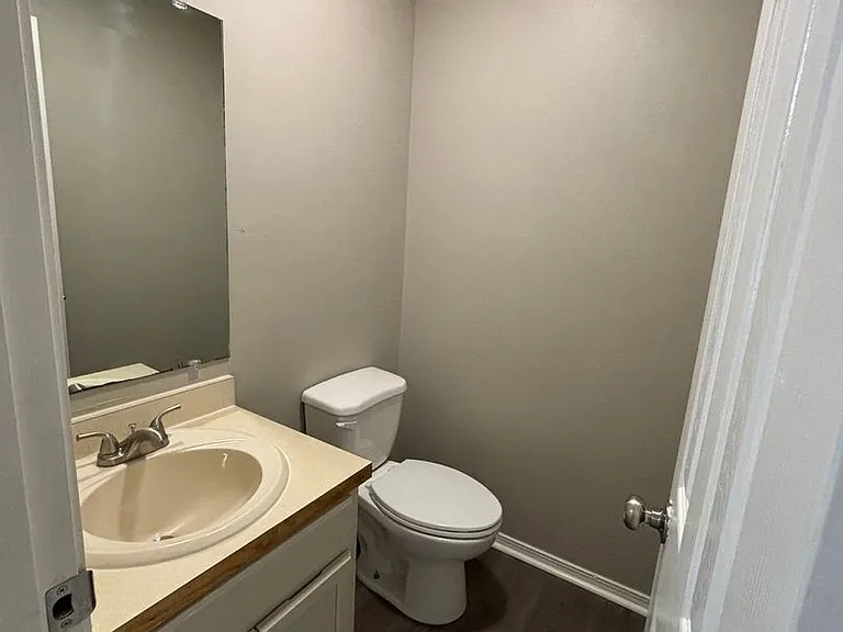 3320 N Detroit Ave — Photo 23