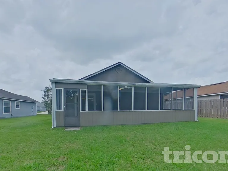 4231 Hanging Moss Dr — Photo 16