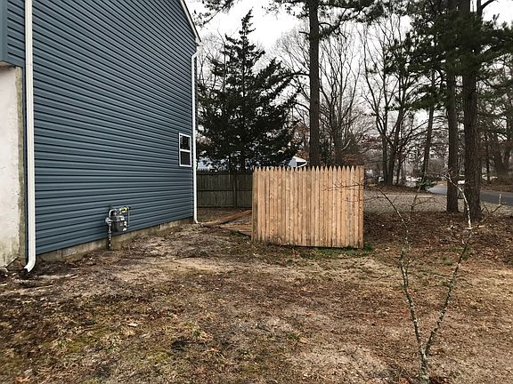 5th image of 244 Holly St