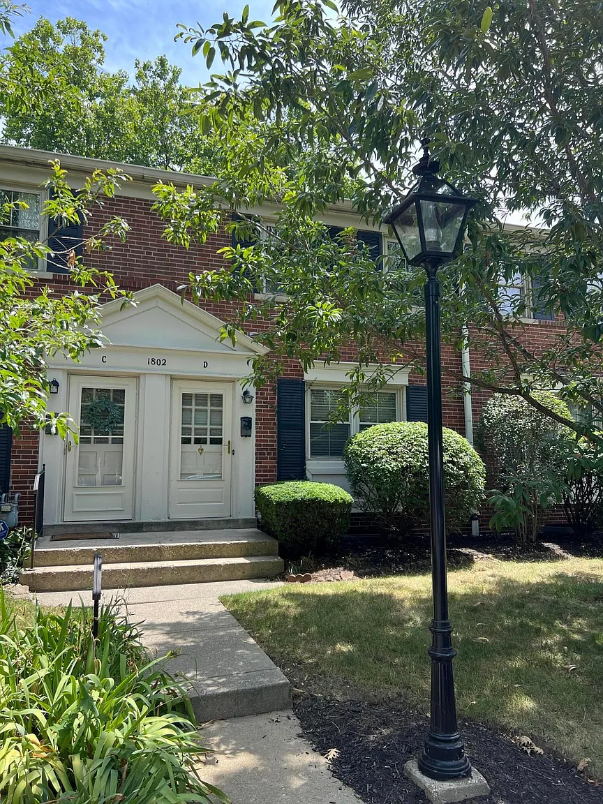 1802 Kings Ct #16 photo 1