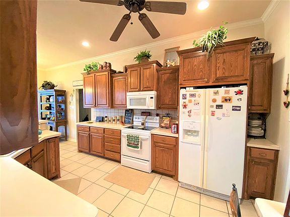 3rd image of 7501 Woodland Dr