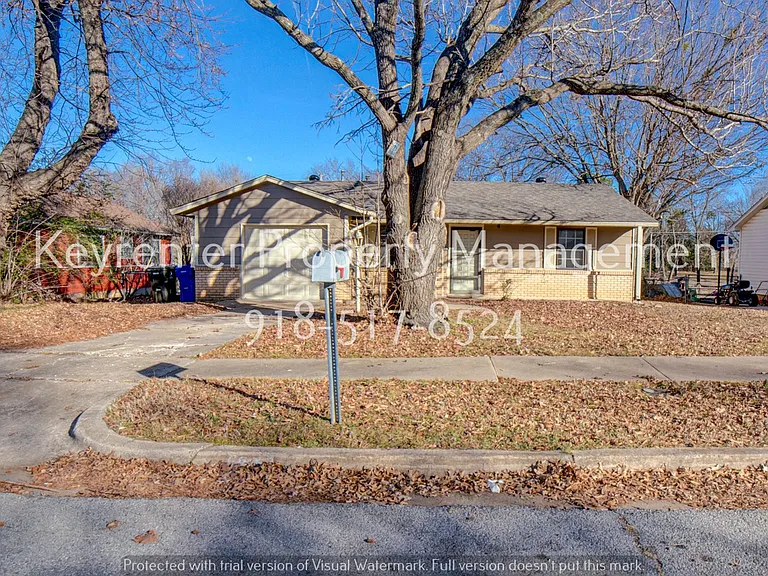 209 N 11th St — Photo 2