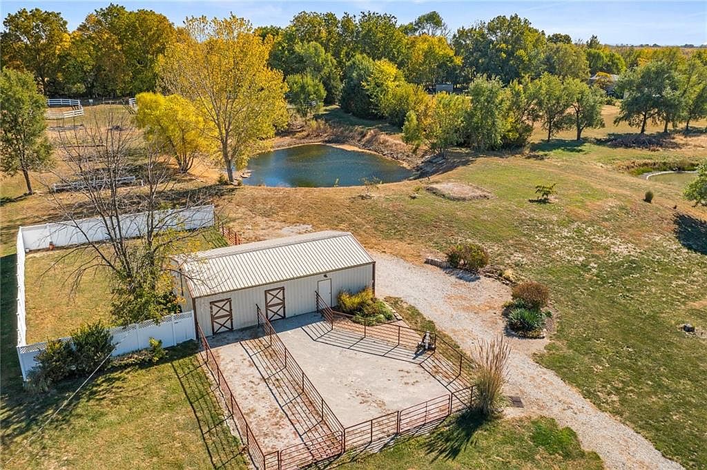 20625 Woodland Rd, Spring Hill, KS 66083 MLS 2430963 Zillow