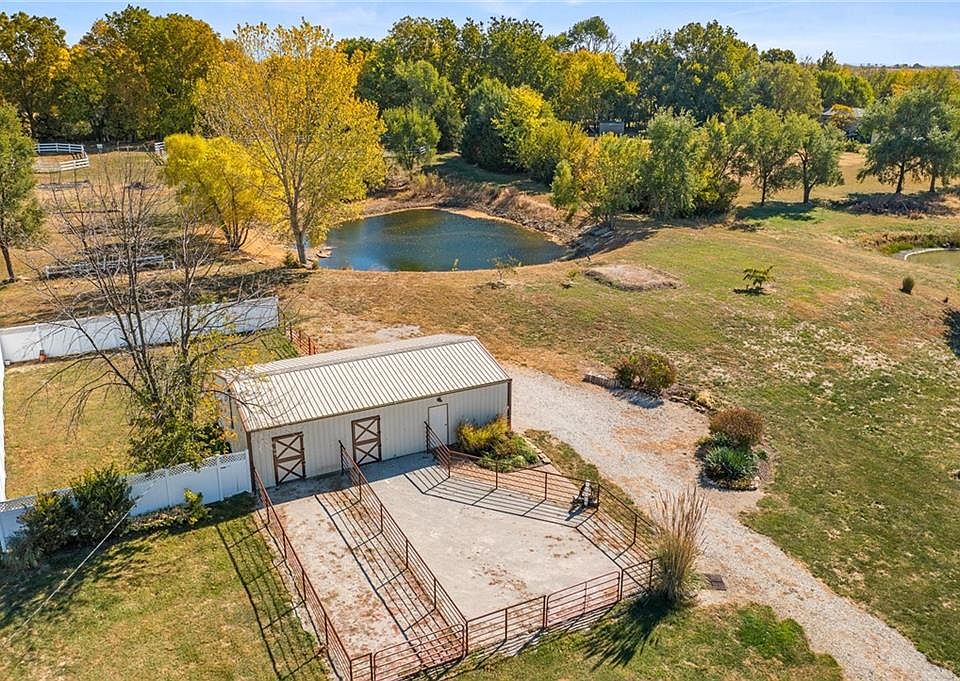 20625 Woodland Rd, Spring Hill, KS 66083 MLS 2430963 Zillow