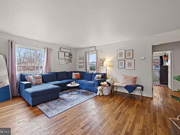 5th image of 3841 Katherine Ave
