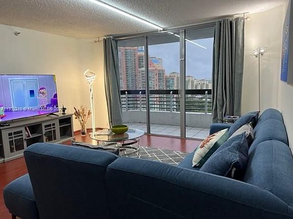 3rd image of 3530 Mystic Pointe Dr APT 1903